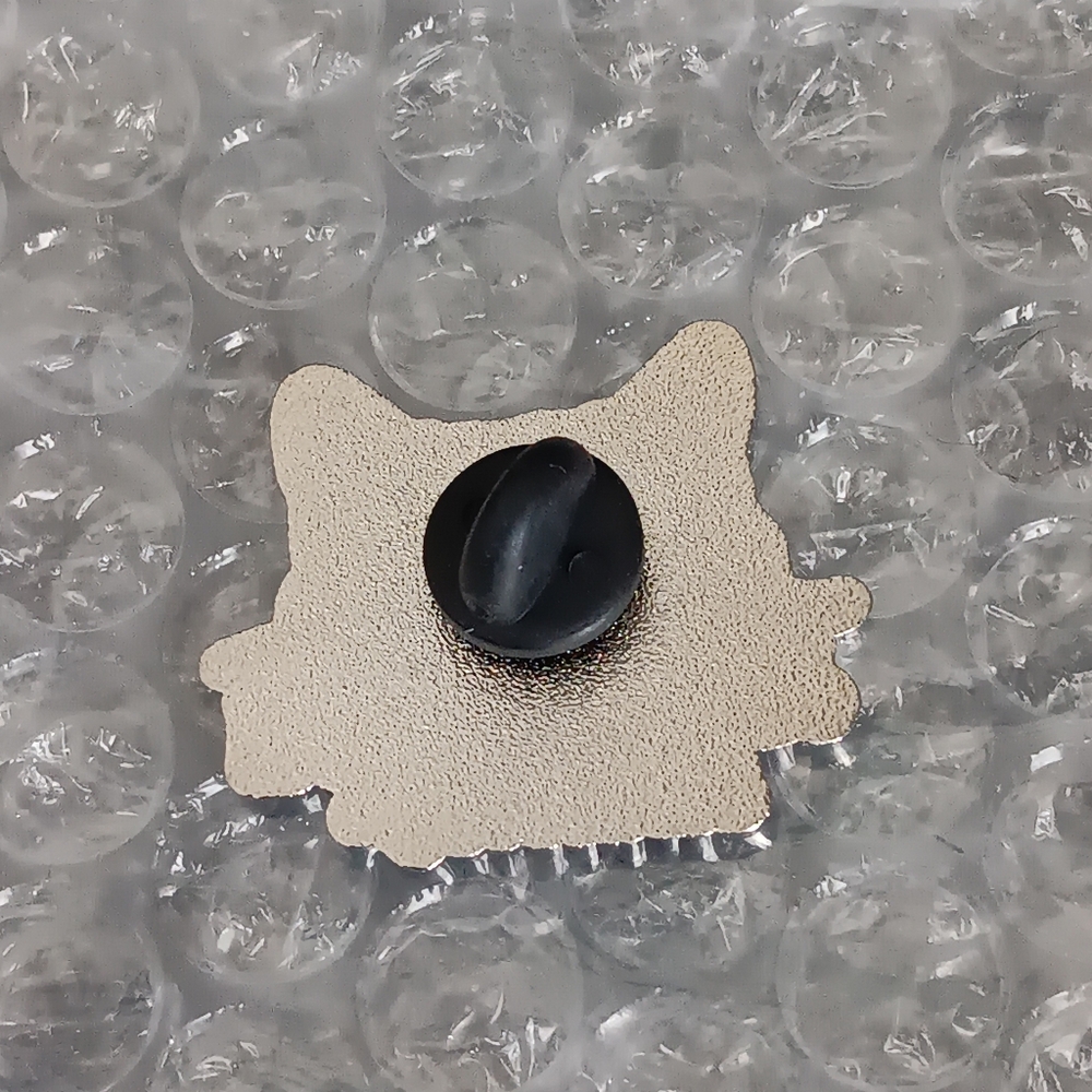 Brooch - Judging You Silently (New) - Picture 2 of 3